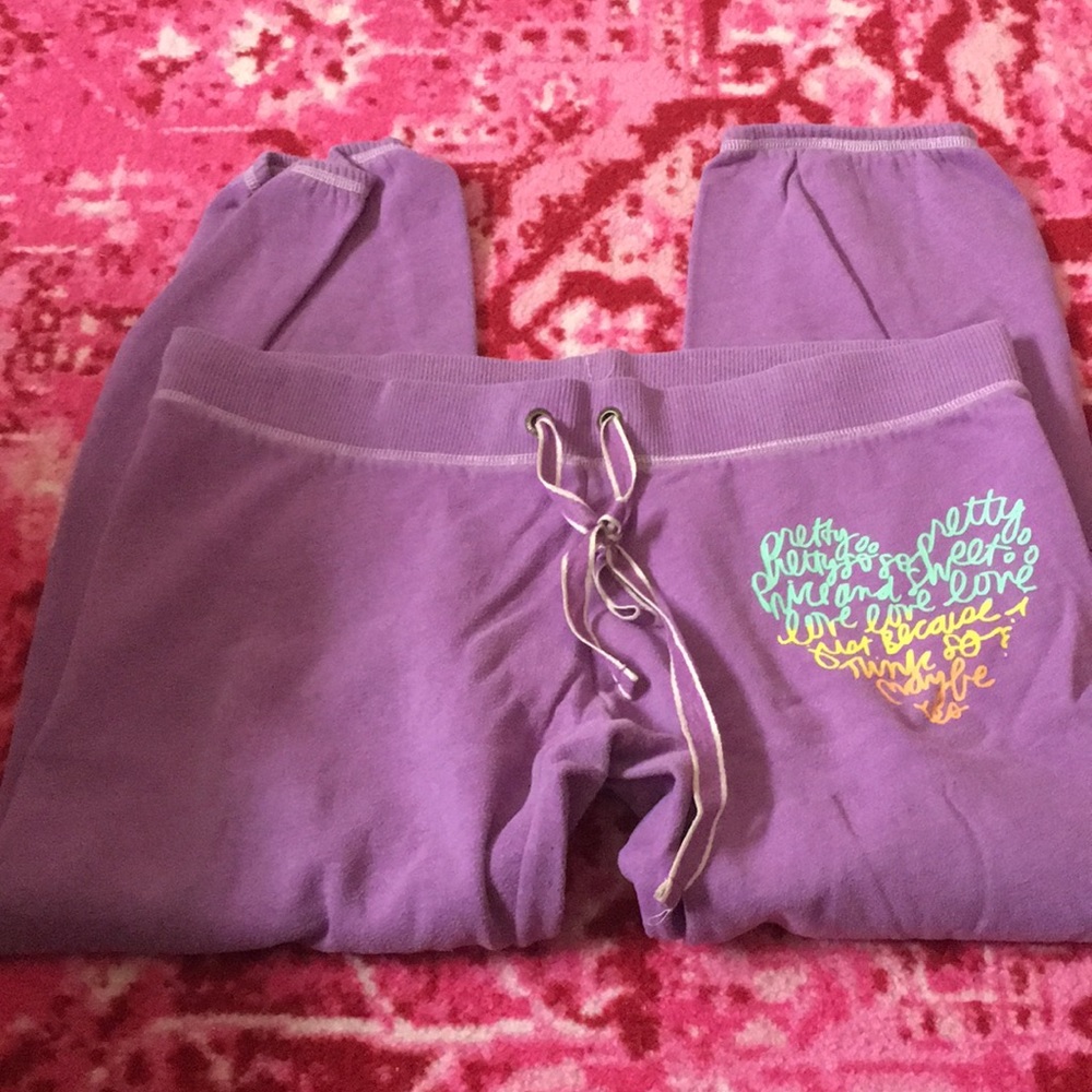 Victoria’s Secret Pink lounge pants